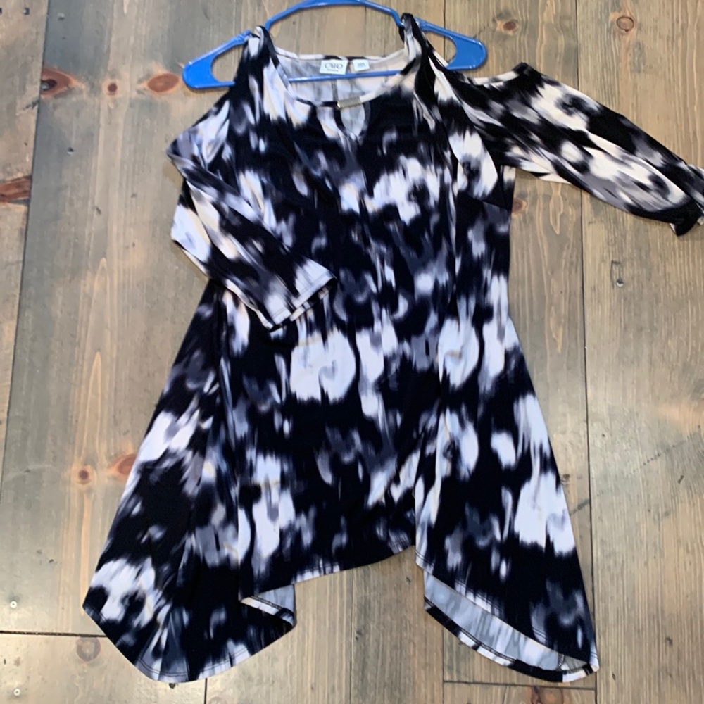 Black gray and cream cold shoulder top size 14/16